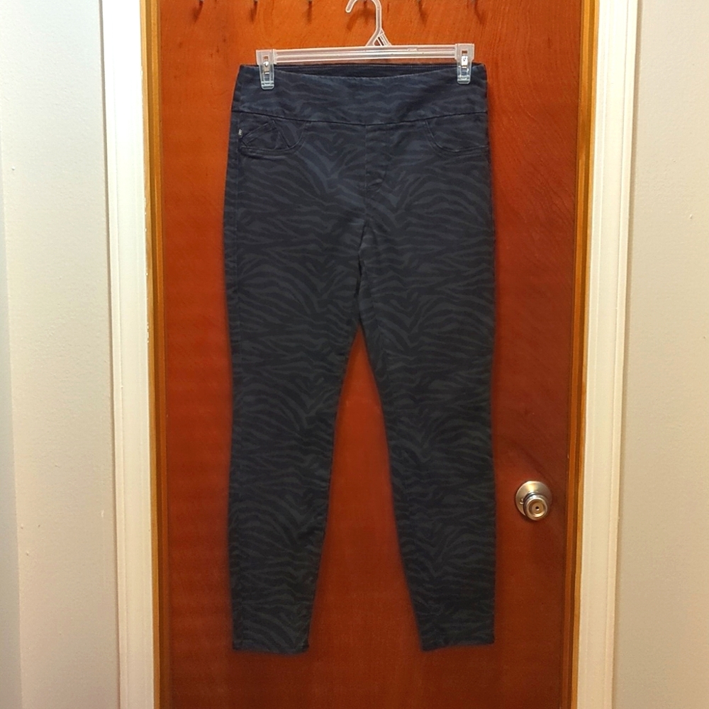 Rock and Republic Denim Rx Fever Pull on Jeggings. Black & Dark Blue Zebra Print